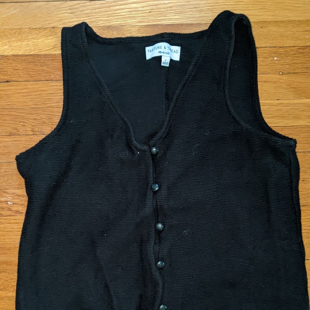 NEVER BEEN WORN - Black knitted tank top button down with tie at the waist